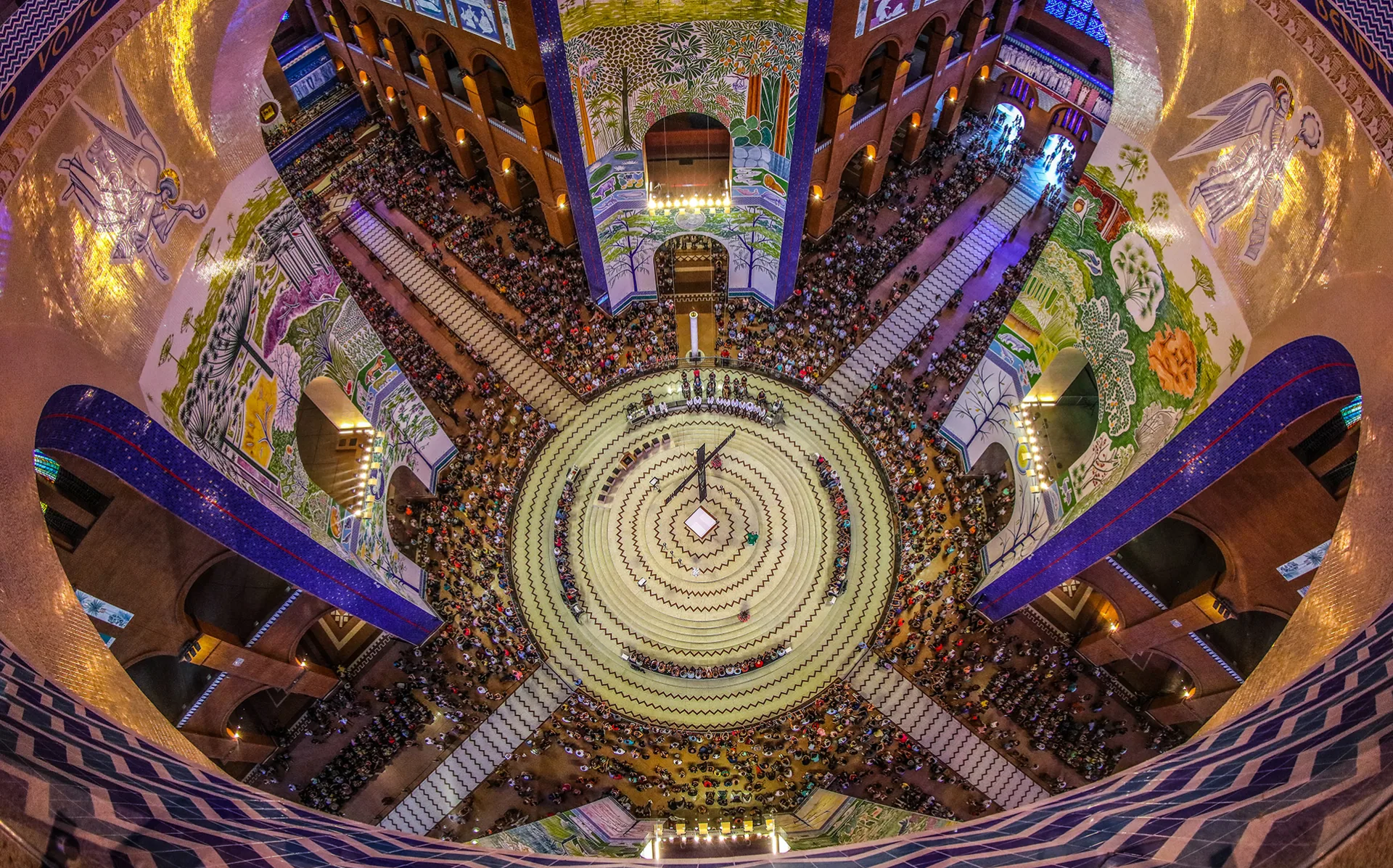 Aparecida — interior do Santuário